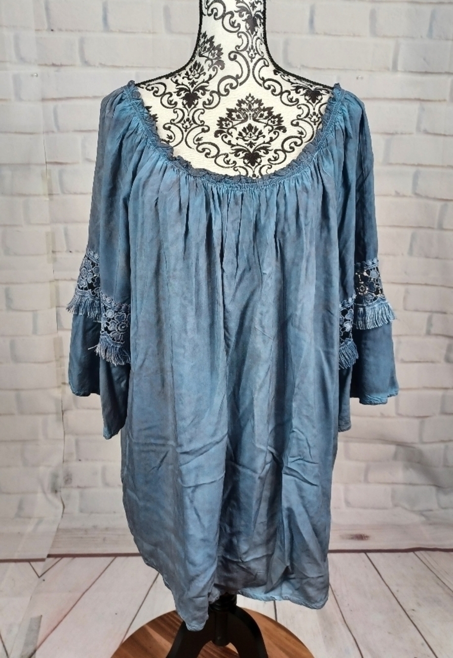 Lane Bryant women's size 24 popover tunic lace inset sleeves off shoulder BBIN